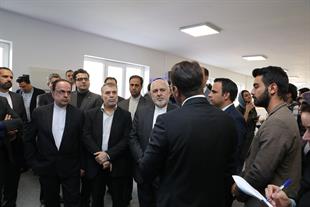 بازدید دکتر ظریف از کارخانه نوآوری آزادی